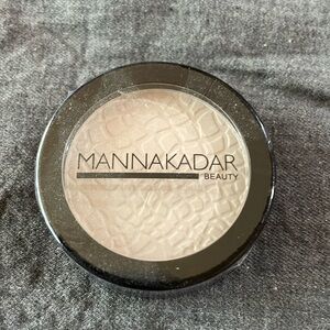 3/$25 Manna kadar Perfecting Powder *Sealed*